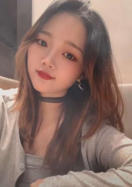 性感90的美女 第2张