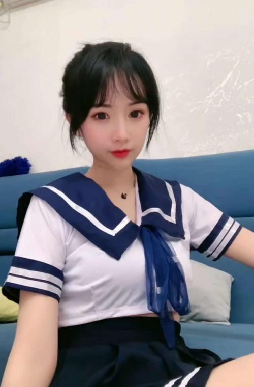 极品美乳兼职 第3张