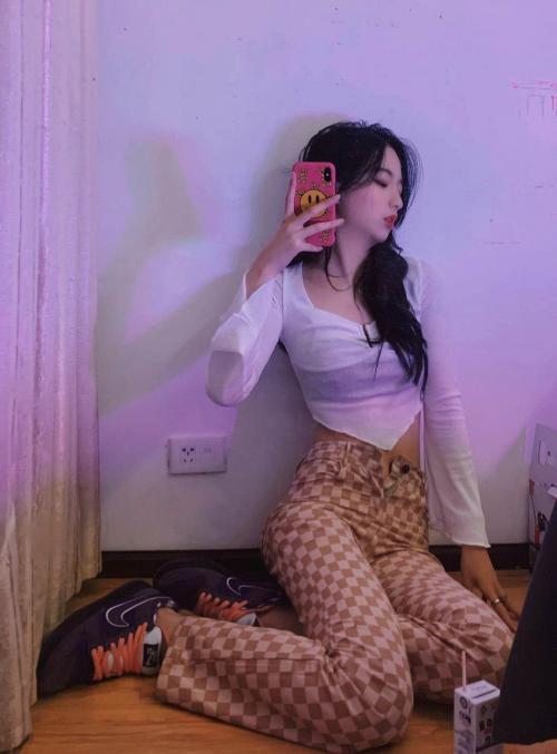 温州性感小妹被架炮后入操的哇哇叫 第2张