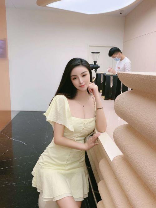 老师和我玩游戏，输了惩罚我舔她妹妹 第4张