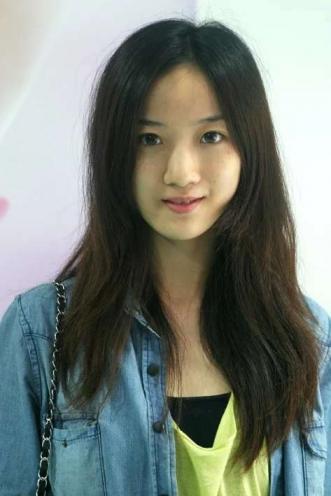 手下有几个年轻妹子 第3张