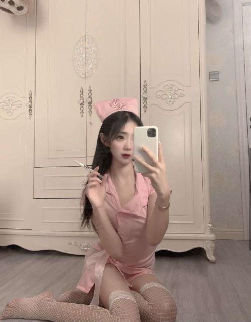北漂兼职粉嫩小姐姐 第2张