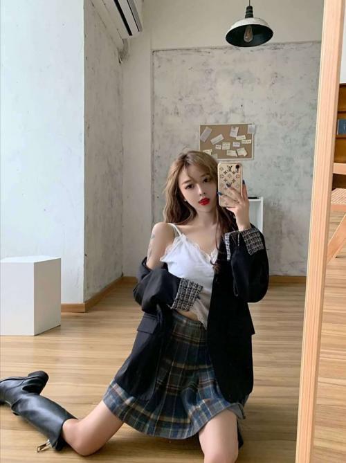 体验一个朝阳调皮可爱的活泼女孩 第2张