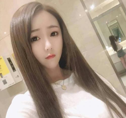 浙江白虎胸丰满兼职小学妹 第1张