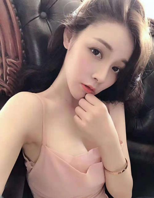 妹子前凸后翘，白嫩水滑，懂的配合欢迎哥哥解锁跟多姿势 第2张