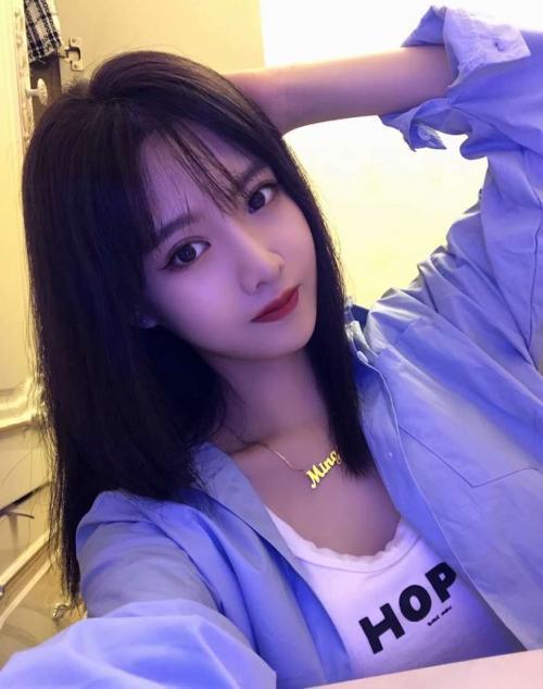 天然大胸兼职妹 第1张