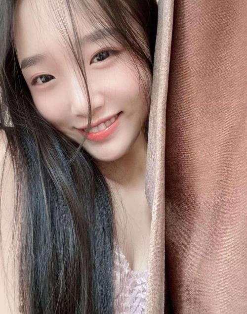 鞭策江干学妹蜜臀 第3张