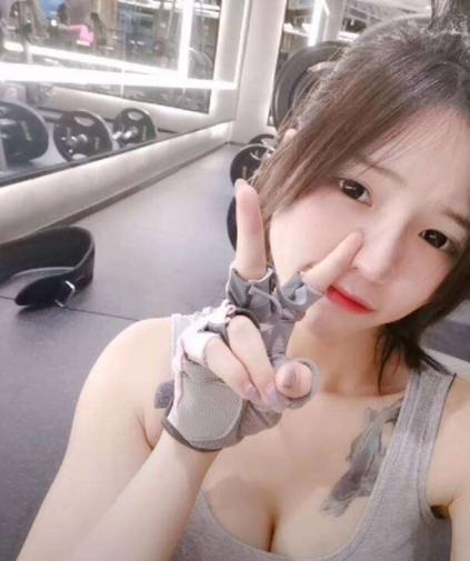 性感诱惑美女兼职 第1张