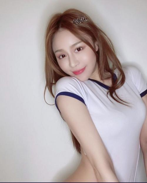 经纪人兼职嫩妹身材柔软功夫到位 第2张