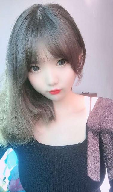 邻家小妹初长成,小巧玲珑,纤细的腿,丰硕的双乳 第1张