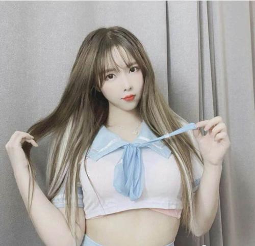 兼职学生妹，身材粉嫩制服诱惑 第3张