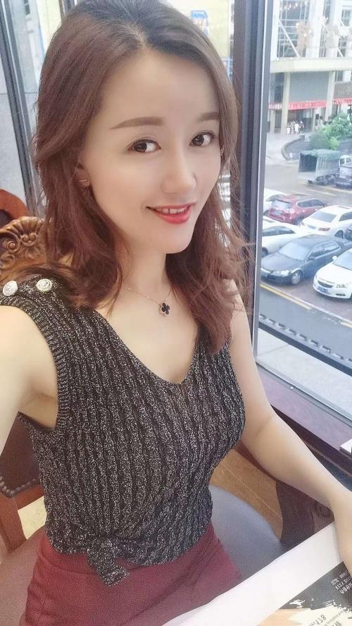 后入大长腿骚妹，真紧 第2张