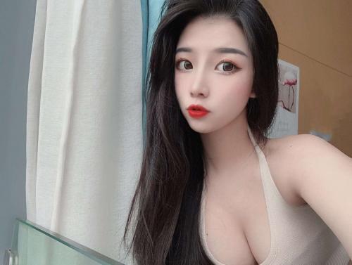 一位刚下海的性感够骚粉嫩妹子 第1张