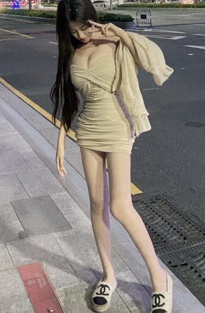 水嫩玲珑的大美女腿长胸大,穴嫩汁多逼紧温柔可爱 第2张