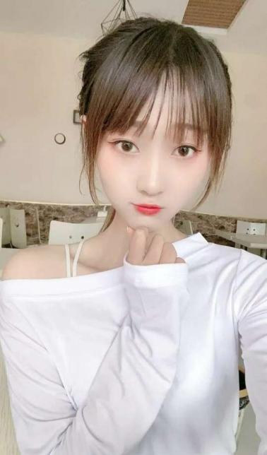 验证天津南开小嫩妹三点粉我还舔了 第1张