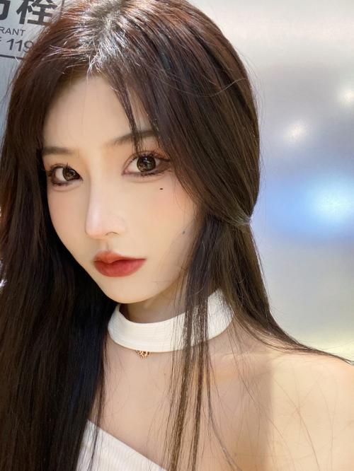 刚分手急需安慰的骚女 第3张
