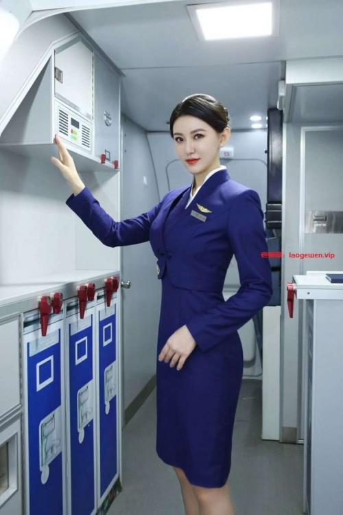 极品空姐，奶子又白又大。 第1张