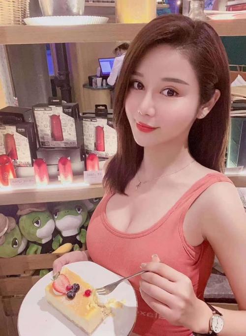 极品空姐，奶子又白又大。 第3张