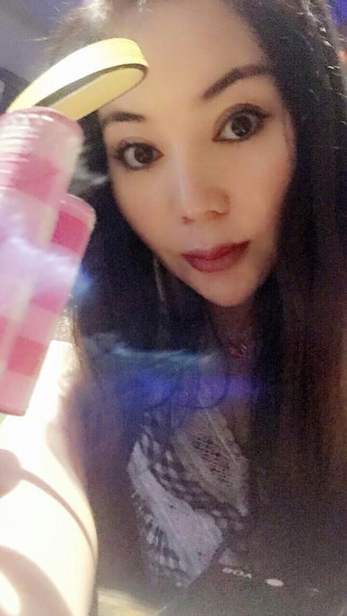 明媚 第1张