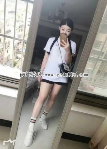 很有风韵的女人很温柔，让你懂得做男人就是爽！ 第2张