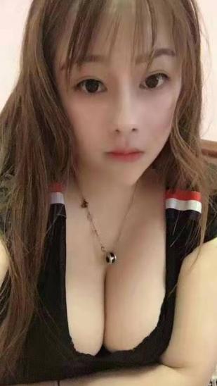 美女，口活很爆炸，身材苗条 第1张