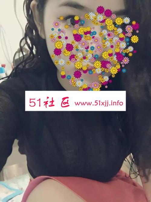 身材火辣有气质，换上丝袜令人着迷 第2张