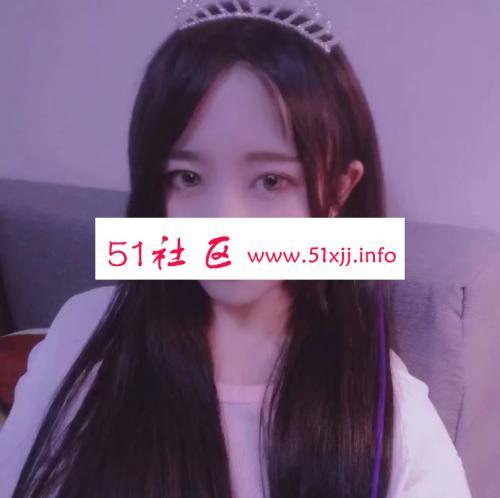 清纯玉女，乖巧可爱，操的床单湿一大片 第2张