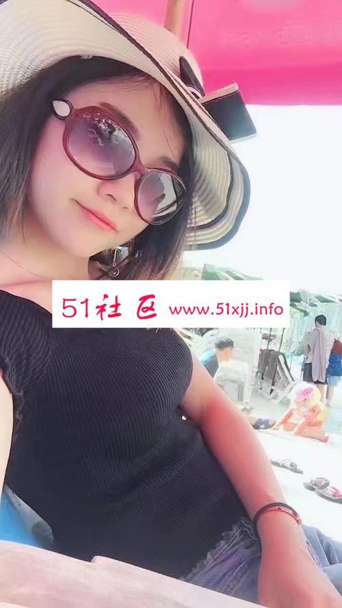 皮肤变呢身材好白嫩妹子 第2张