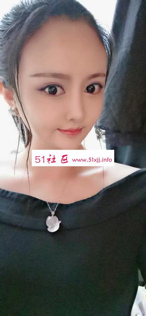 平时比较难约的一个美女 第1张