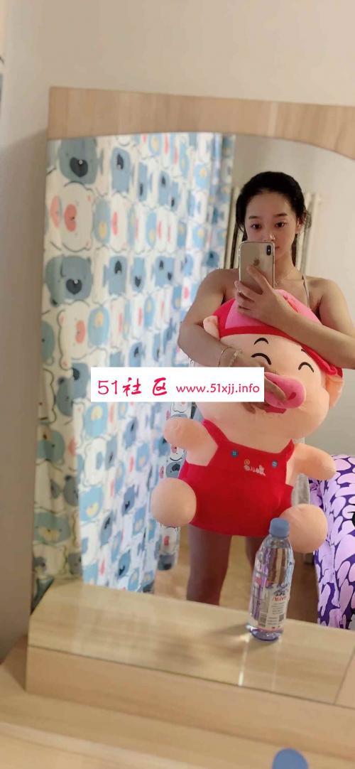 身材很好的颜色粉嫩 第1张