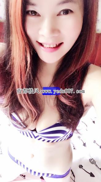 大腿皮肤紧致的少妇，脸型也行，没啥大毛病 第1张