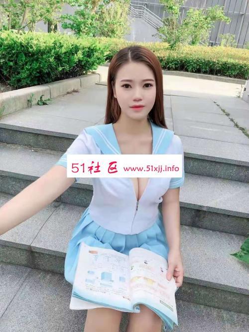 极品身材大胸美女 第2张