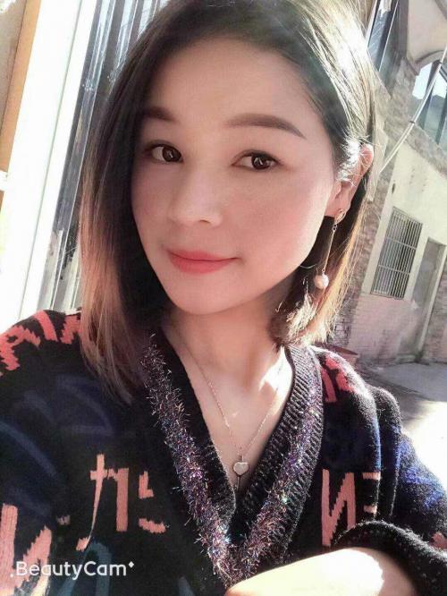 莲花山新人萌萌 第1张