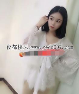 爆操后，苗条身材，捏着发育的馒头 第1张