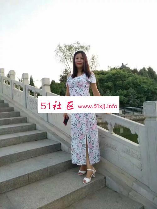 约会老骚货芙蓉真的是爽 第1张