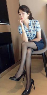 一个很骚的性感轻熟女 第2张