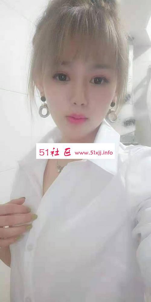 极品高挑的年轻妹子 第1张
