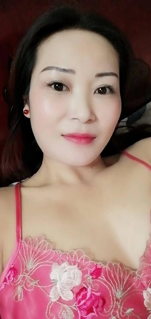 三乡华丰少妇佳佳 第1张