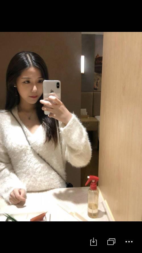 漂亮美眉 第1张