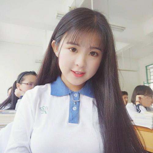 龙华学生妹TING 第1张