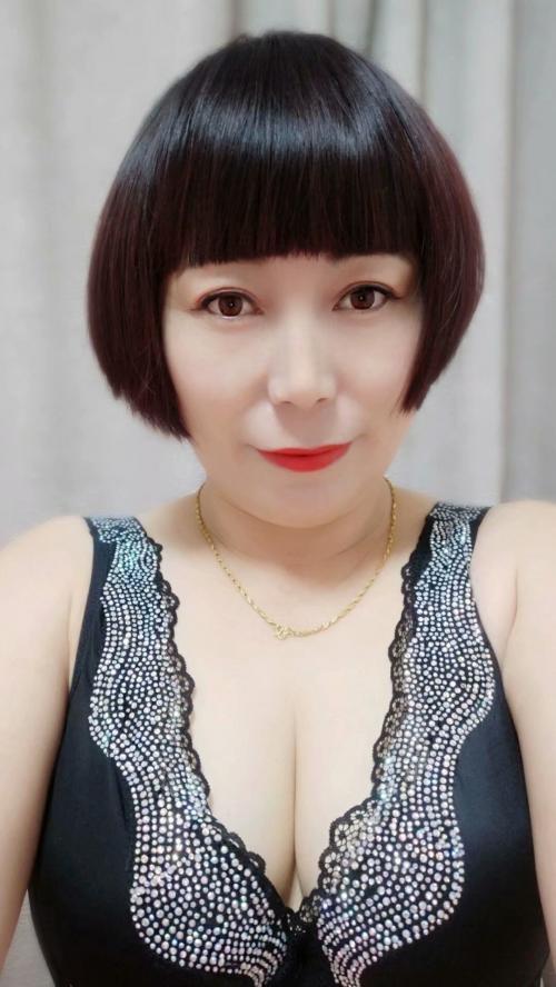 姑苏区万达广场熟女小白 第2张