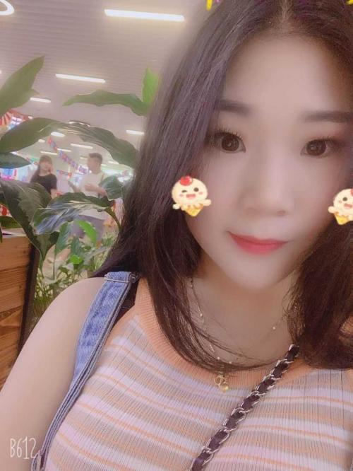 白石龙依依 第1张