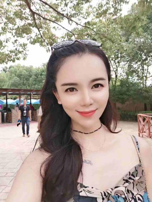 场中路雅莉 第1张