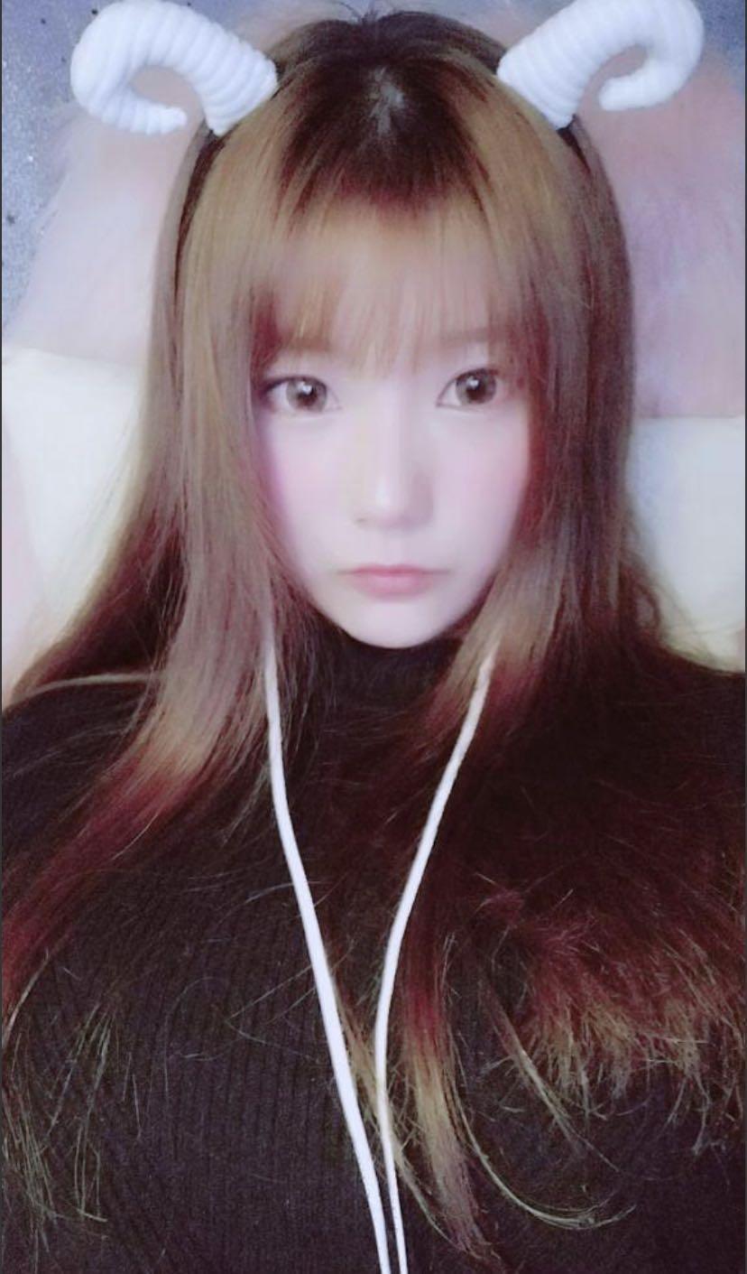 呼市90后嫩妹，缺钱才出来做兼职 第1张