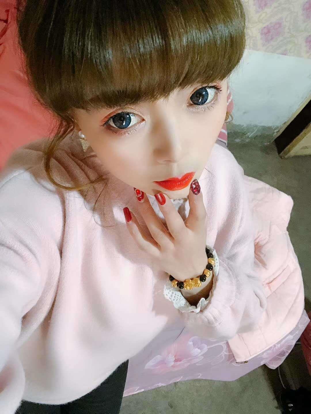 年轻可爱的小美女 第2张