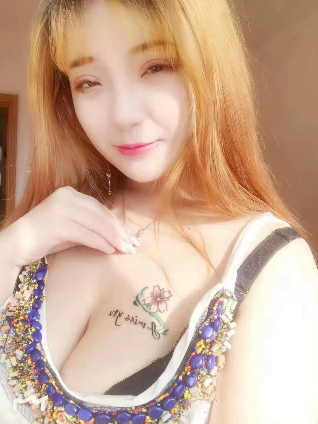 鞍山铁东区童颜巨乳妹纸 第2张