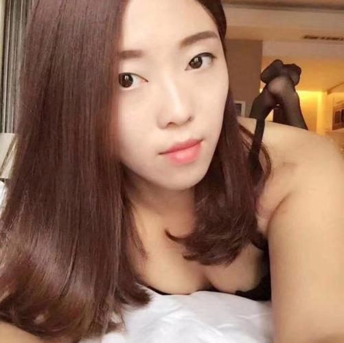 潮喷健身美女 第3张