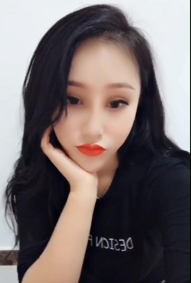 前凸后翘高个漂亮妹子，态度好 第1张