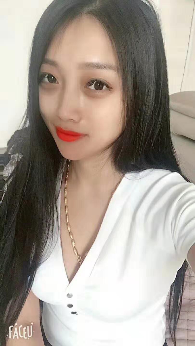 性价比很高的兼职小妹妹,刚下海 第2张