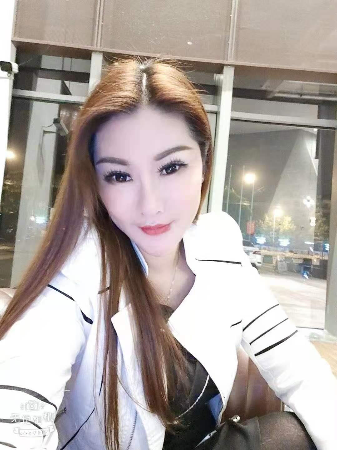 丰满肉肉F胸，亲身体验 第2张